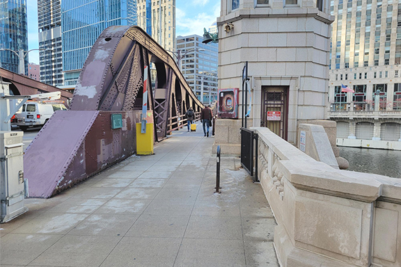Fiberglass floor plates were supplied for the Franklin Street Bridge by Direct Metals®, a fiberglass grating supplier.